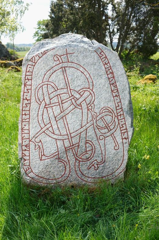 Runes written on runsten, ljus kvartsrik granit. Date: V